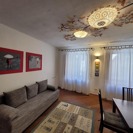 Detillierstudio2 Aosta Bagian luar foto