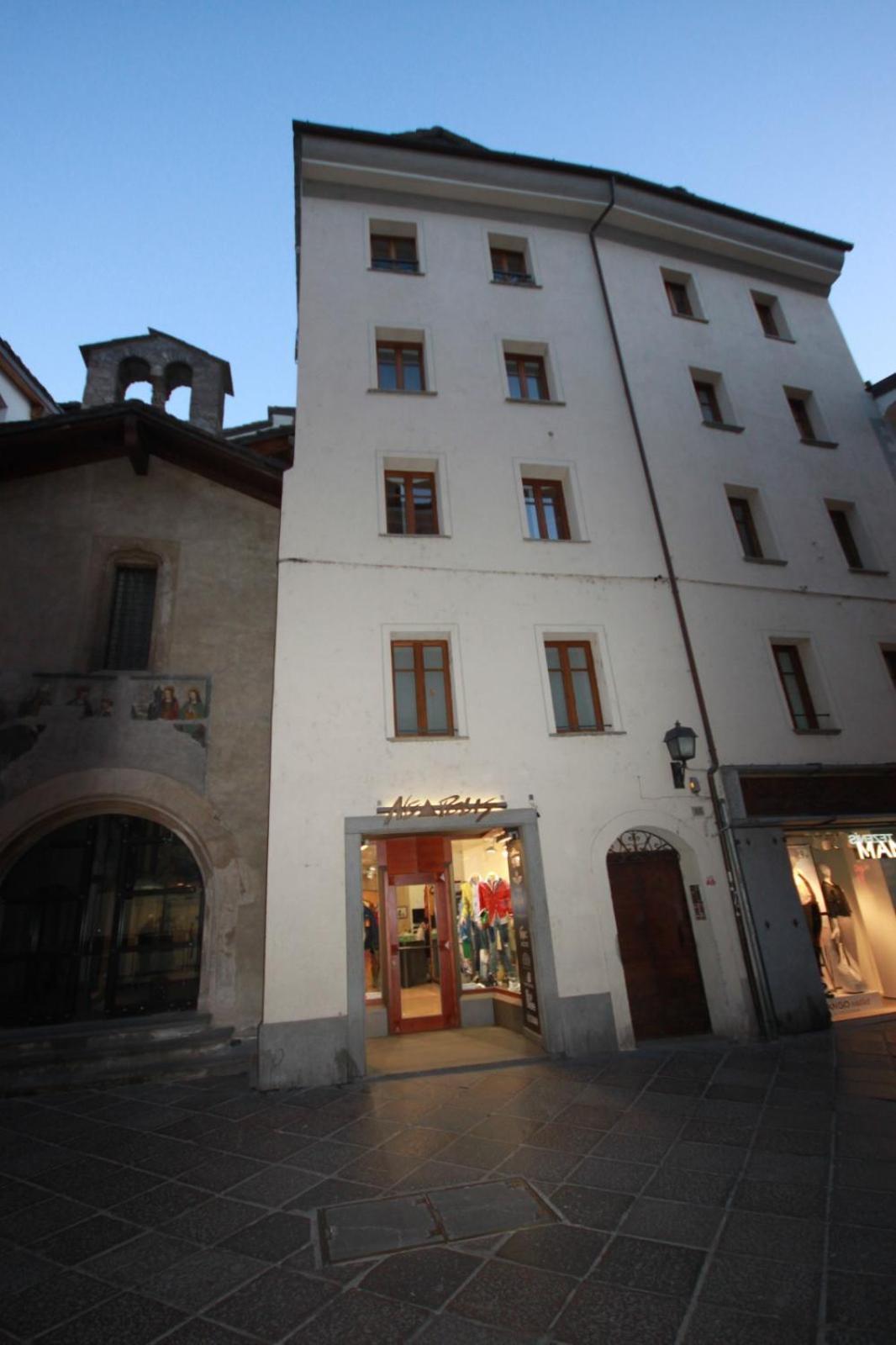 Detillierstudio2 Aosta Bagian luar foto