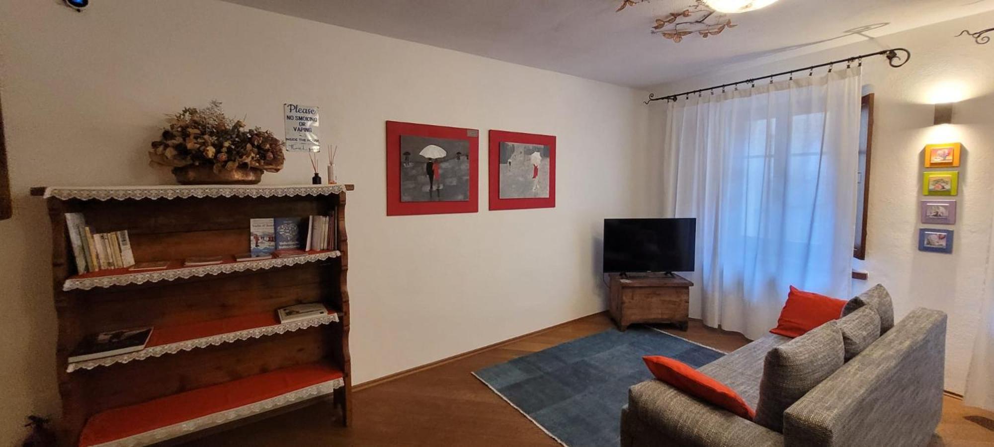 Detillierstudio2 Aosta Bagian luar foto